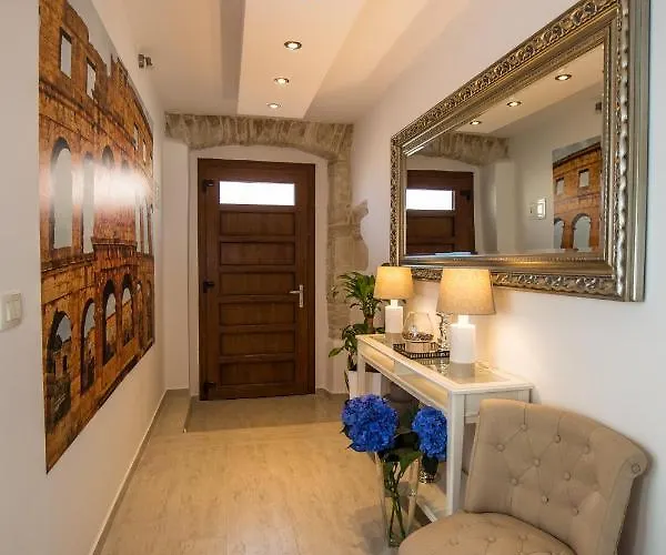 Arena Center Apartman Póla
