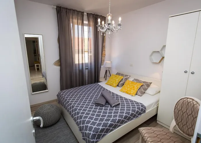 Arena Center Apartman Póla