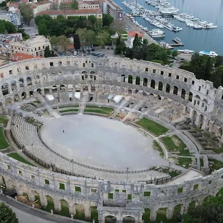 Arena Center * Pula