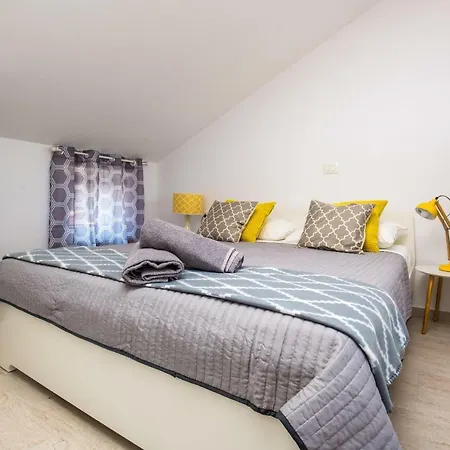 Arena Center Apartment *